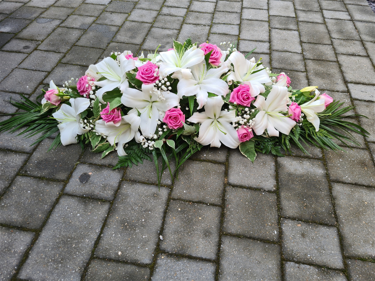 Funeral and Sympathy Flowers for Grimsby and Cleethorpes First Class