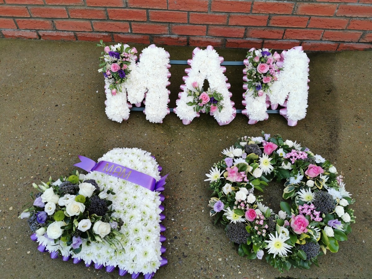 Funeral and Sympathy Flowers for Grimsby and Cleethorpes First Class