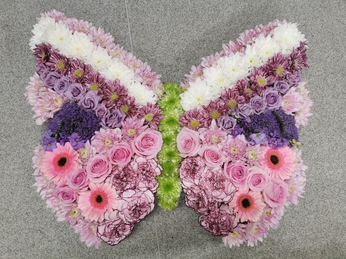 Funeral and Sympathy Flowers for Grimsby and Cleethorpes First Class