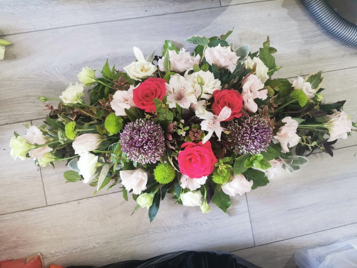 Funeral and Sympathy Flowers for Grimsby and Cleethorpes First Class