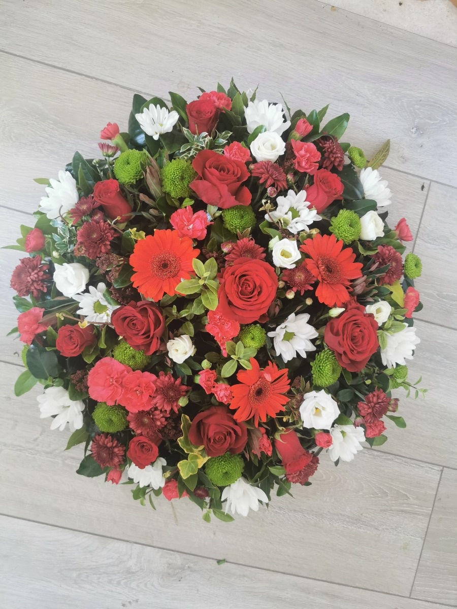 Funeral and Sympathy Flowers for Grimsby and Cleethorpes First Class