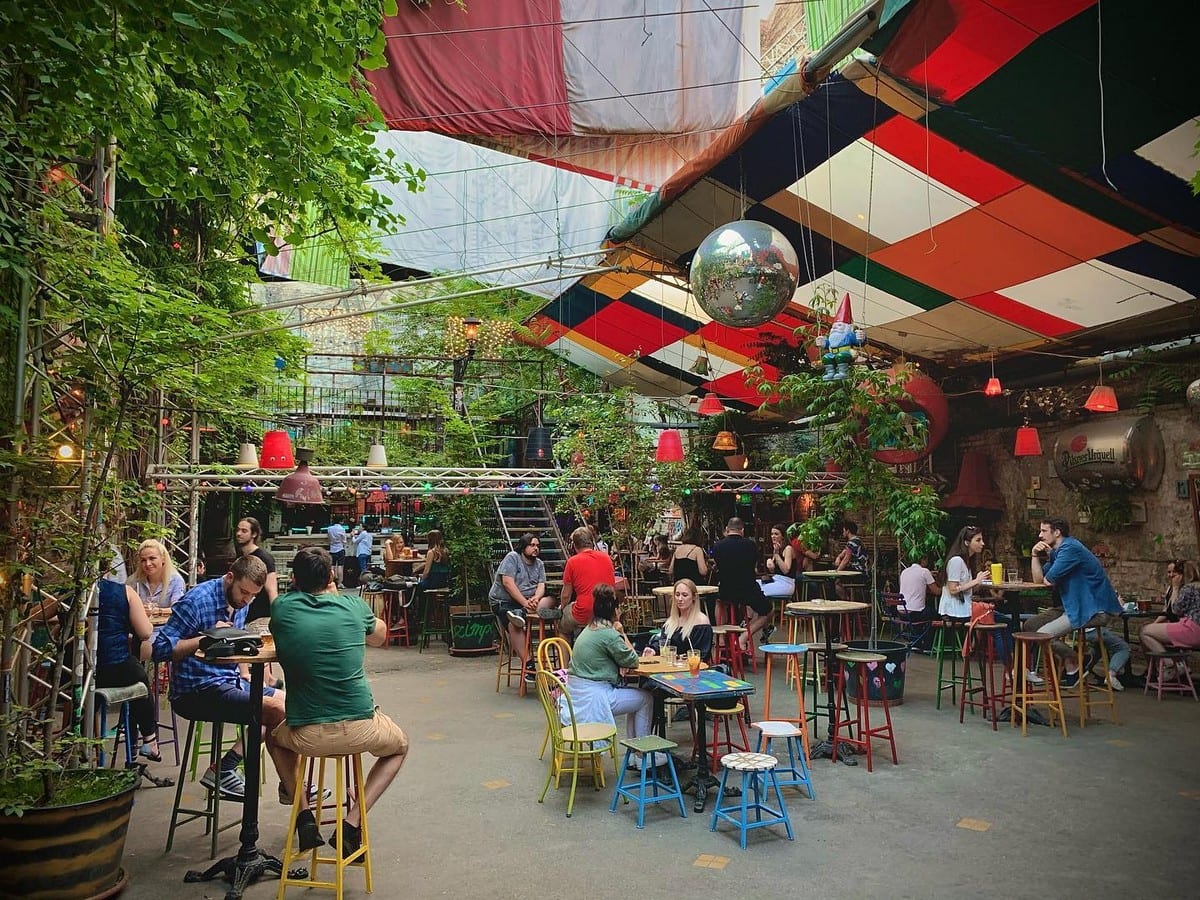 Ruin pub di Budapest origini e storia Gambero Rosso