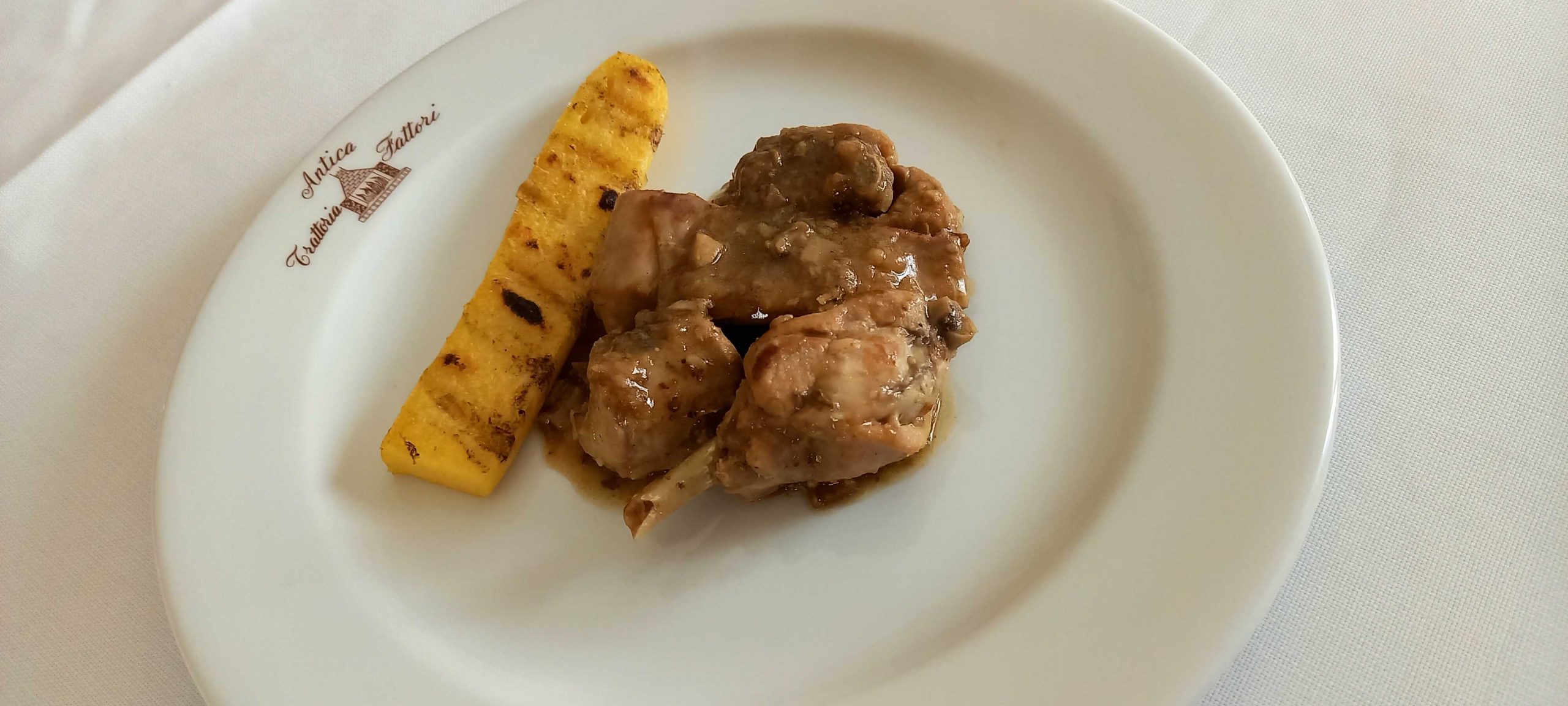 Ricetta Coniglio in umido al soave con funghi porcini Gambero Rosso