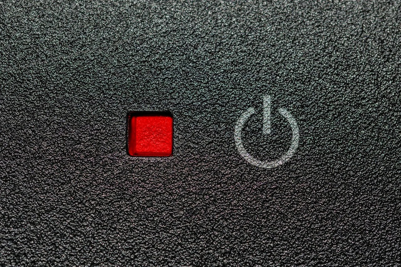 Draussen Hineinzoomen Toilette fernseher summt im standby Auswertbar