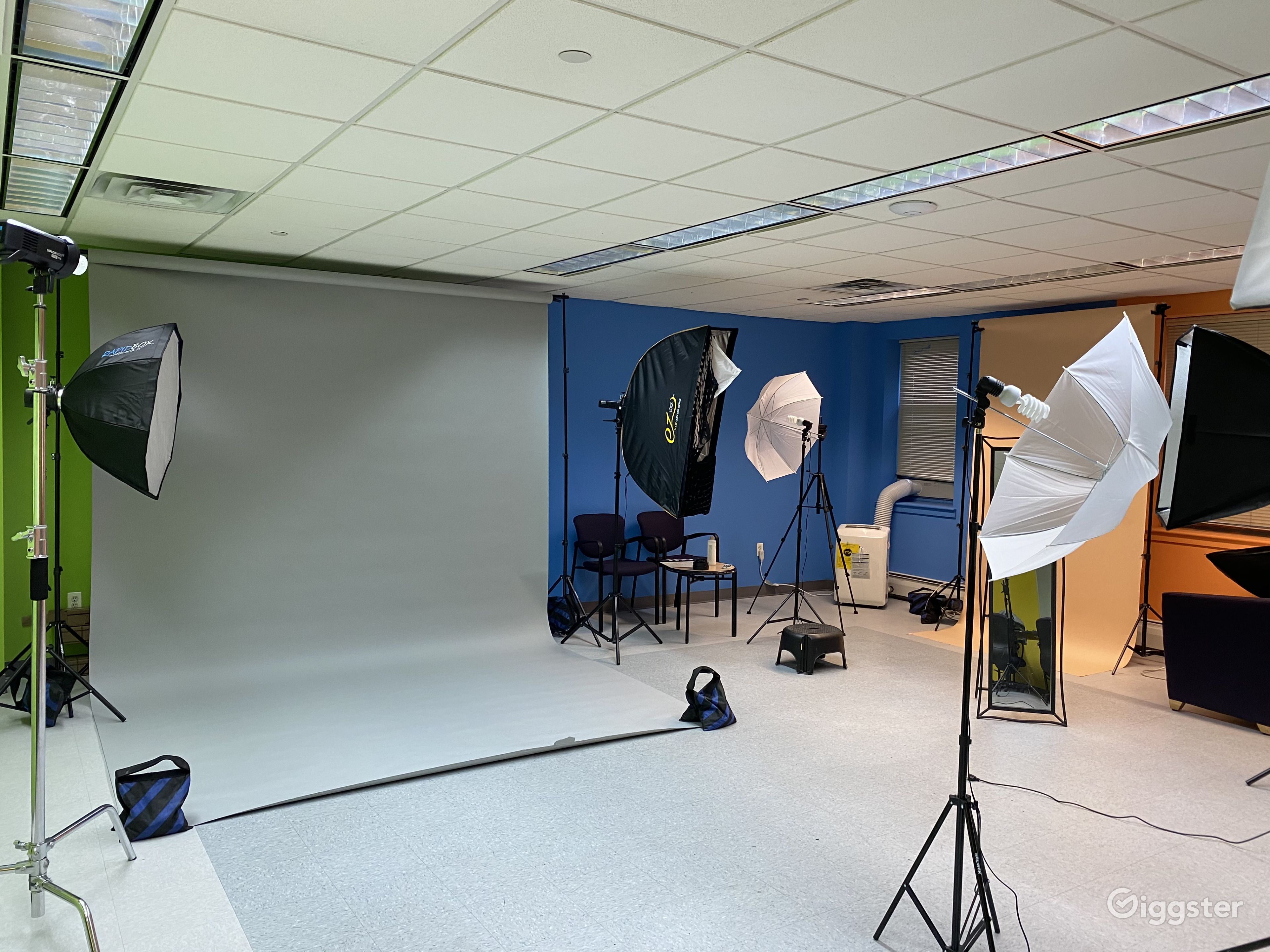 Creative, photo studio in Harlem Rent this location on Giggster