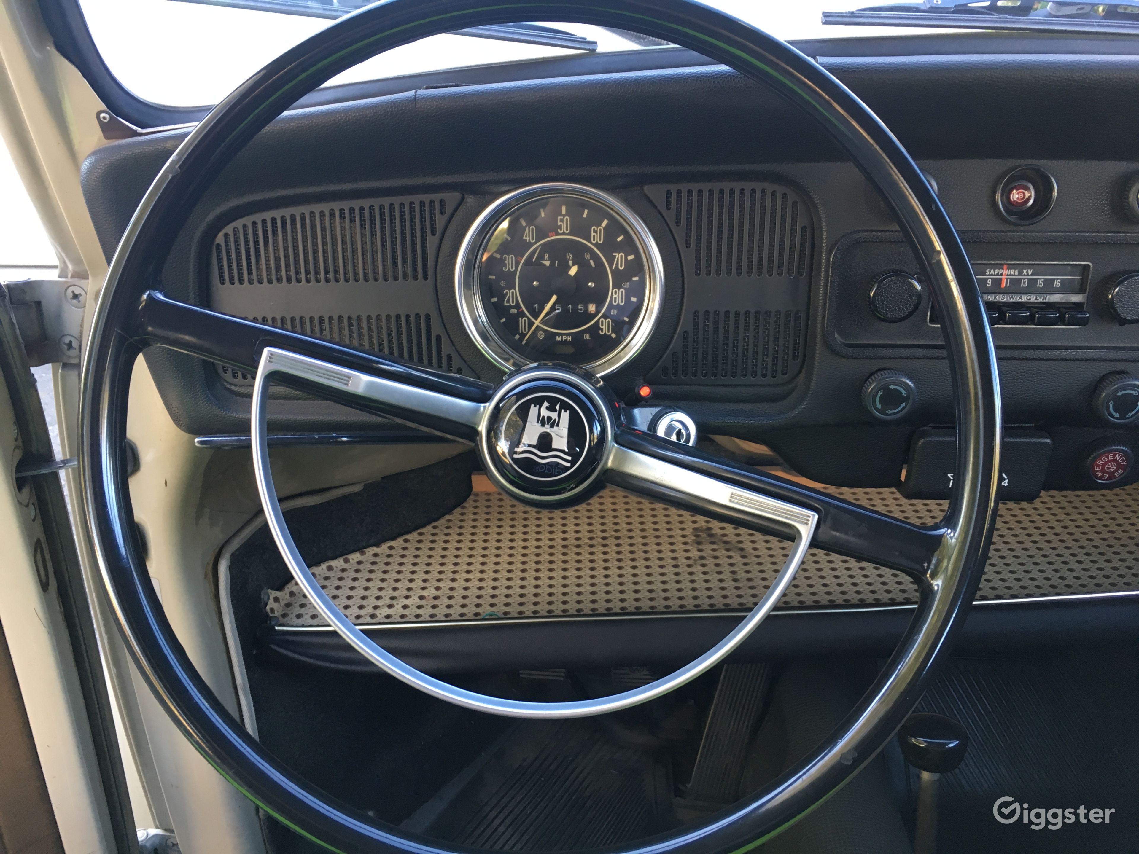 1970 Vw bug | Rent this location on Giggster