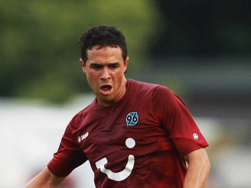 Borussia Dortmund Hannovers Manuel Schmiedebach im Fokus