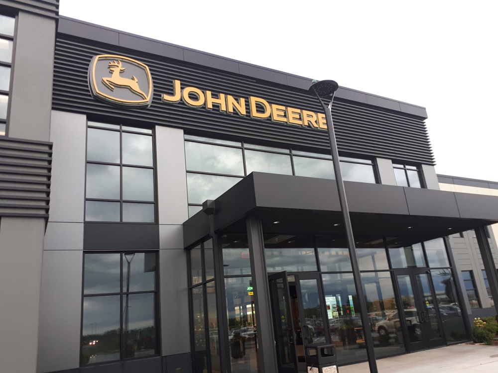 John Deere marks 25 years of digital technology Grainews