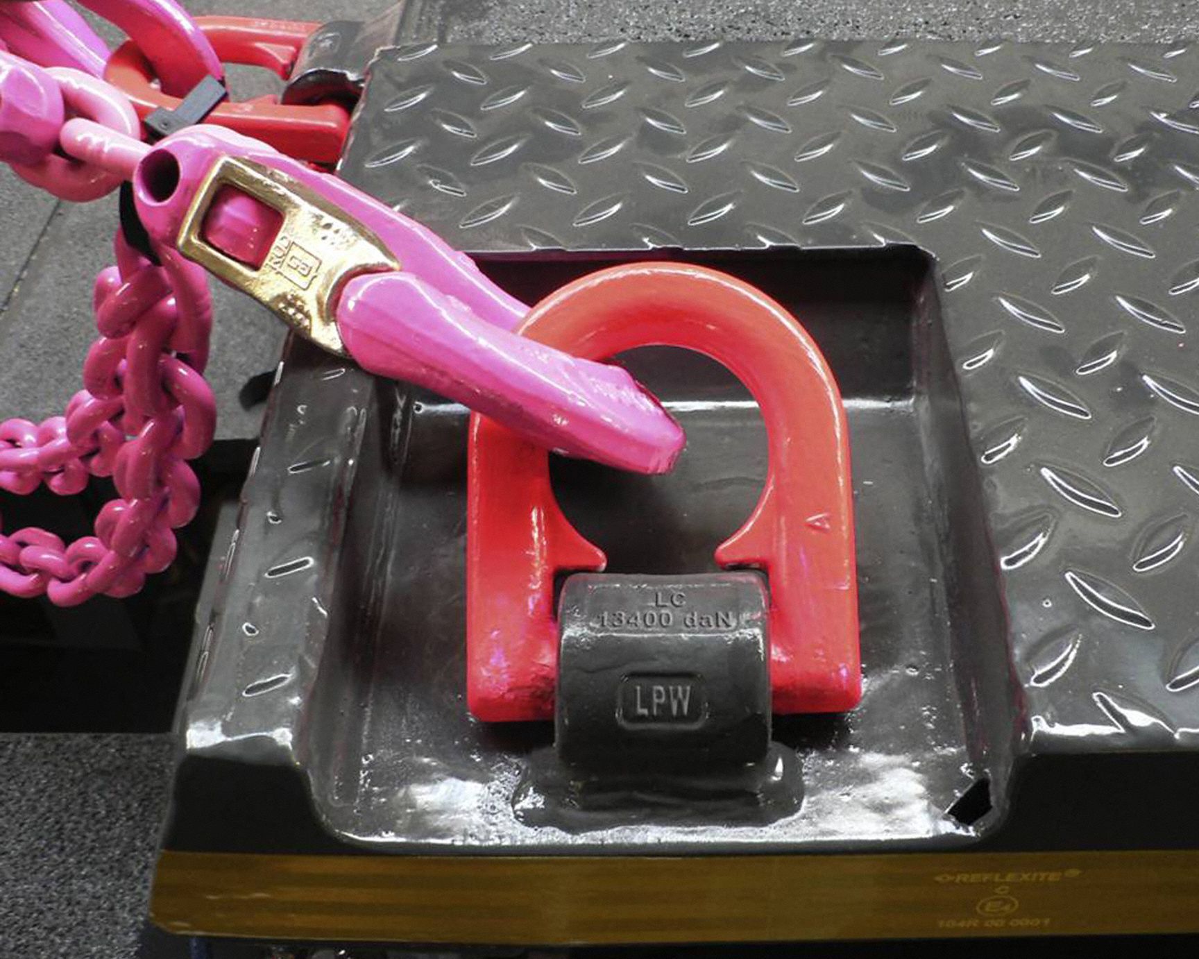 RUD CHAIN Hoist Ring WeldOn Mounting, VLBS, 180° Pivot, 0° Swivel Angle, 63/64 in Bail Dia