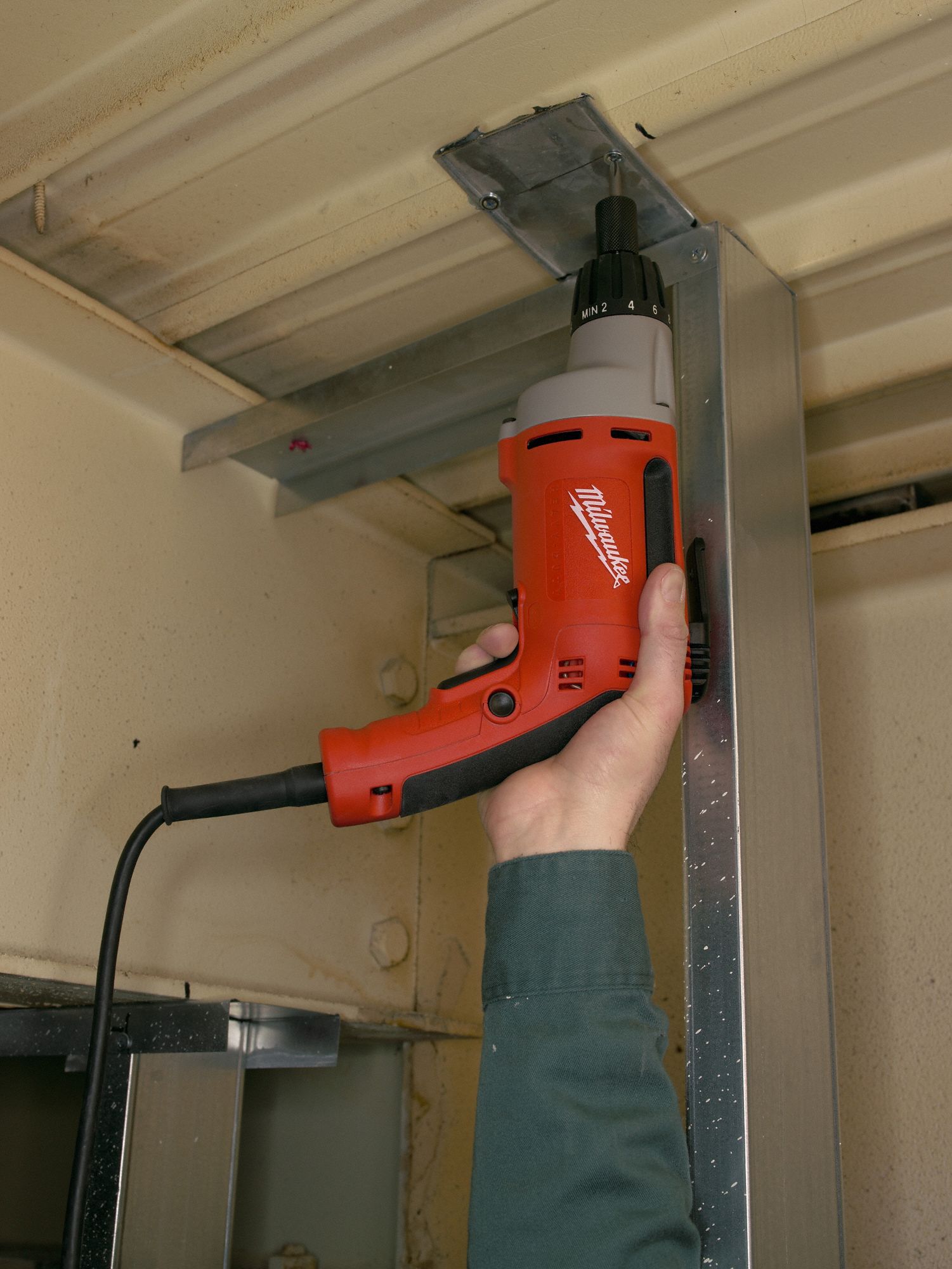 MILWAUKEE Screw Gun 1/4 in Drive Size, 2,500 RPM Free Speed, 0 ftlb