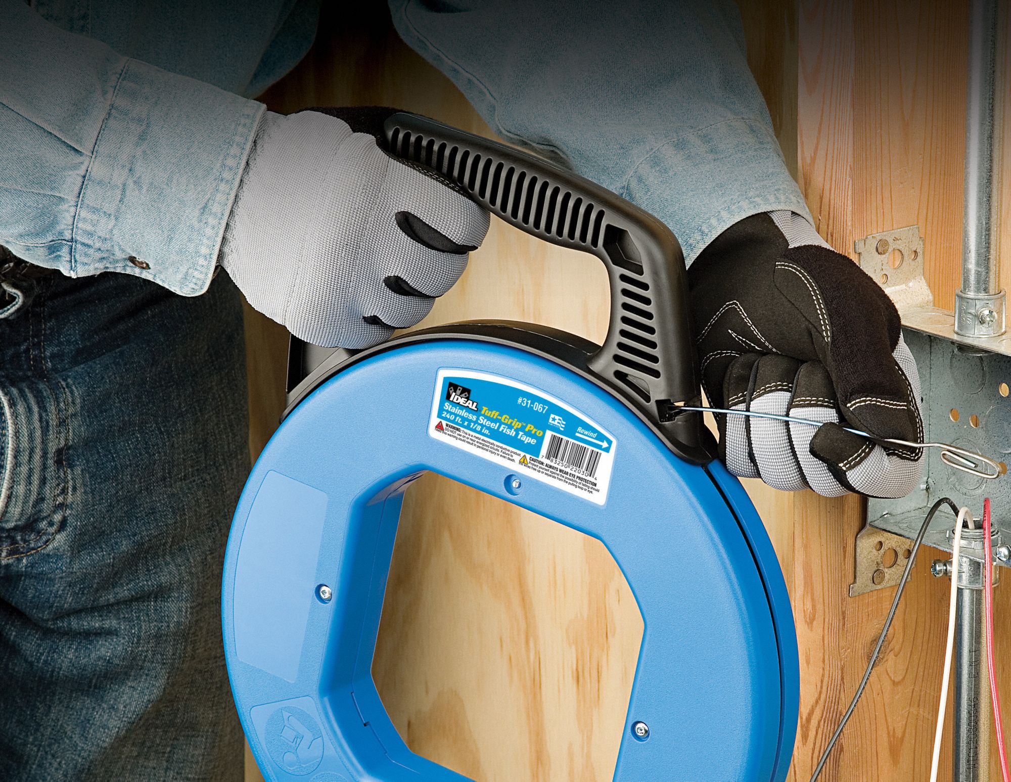 IDEAL Marked Fish Tape 240 ft Lg, Manual Wind Tape Retraction, 1,600