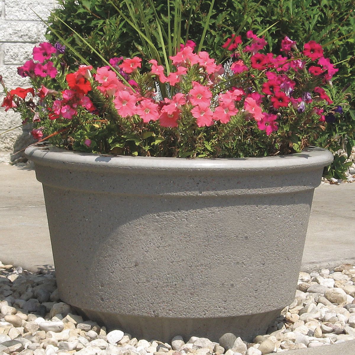 WAUSAU TILE Planter, Round, 30in.Lx30in.Wx20in.H 39UM74TF4051W22