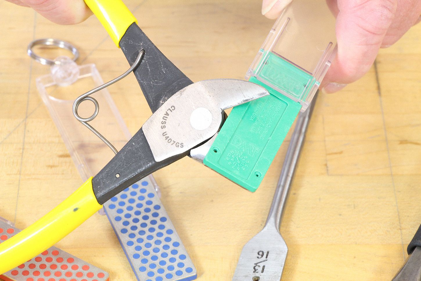 DMT Mini Sharpening Stone Very Fine, Diamond, 2 5/8 in Lg, 1/4 in Ht