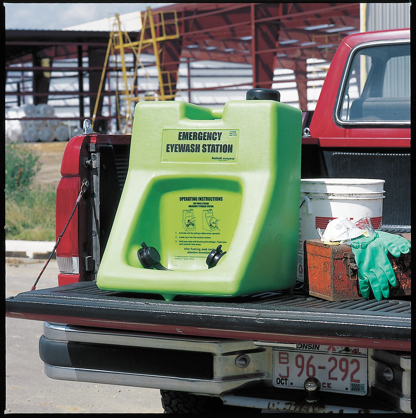 HONEYWELL Eye Wash Station, 16.0 gal Tank Capacity, Activates By