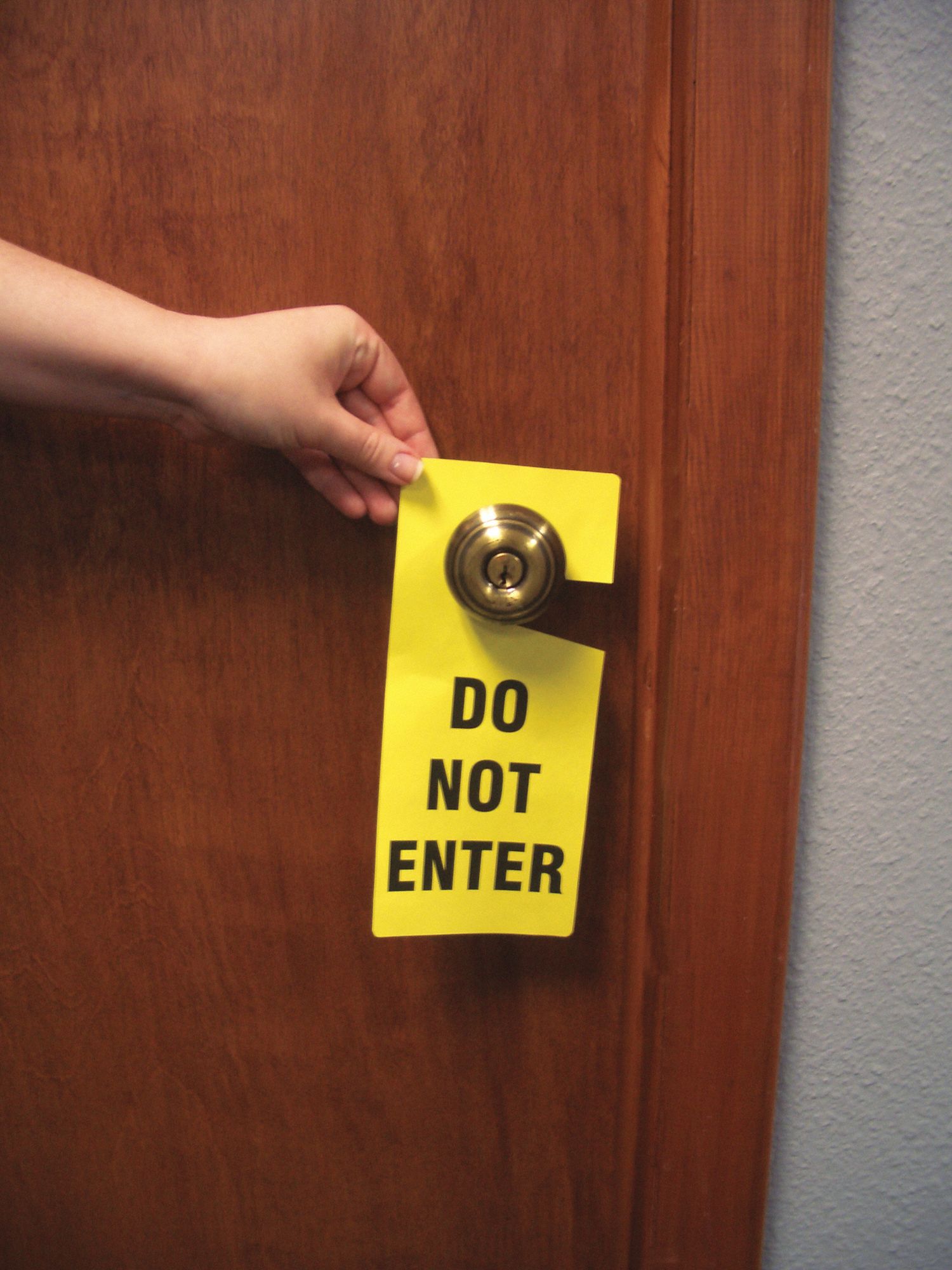 ACCUFORM Door Knob Hanger Tag, Sign Legend Do Not Enter, Plastic, Tag