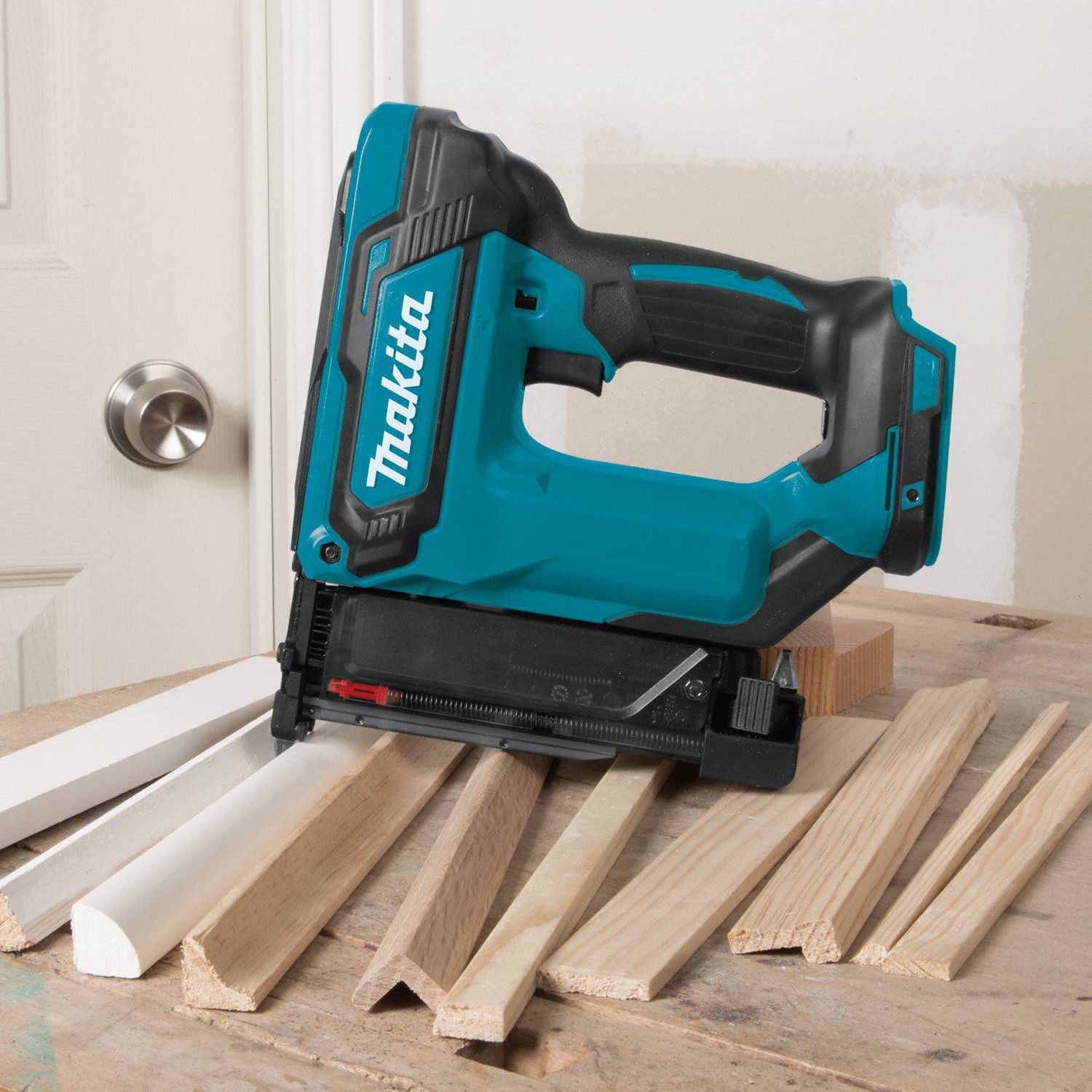 MAKITA Cordless, Nail Gun, 18V DC 420C76XTP02Z Grainger