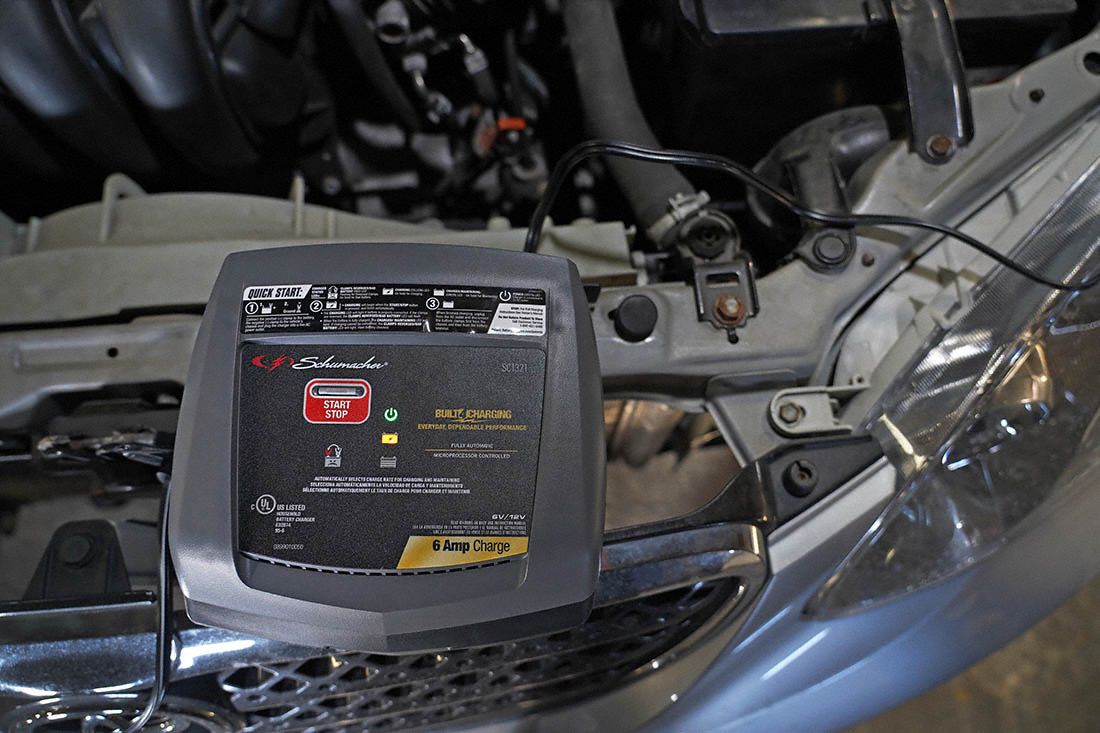 SCHUMACHER ELECTRIC Automatic Battery Charger, Charging, Maintaining
