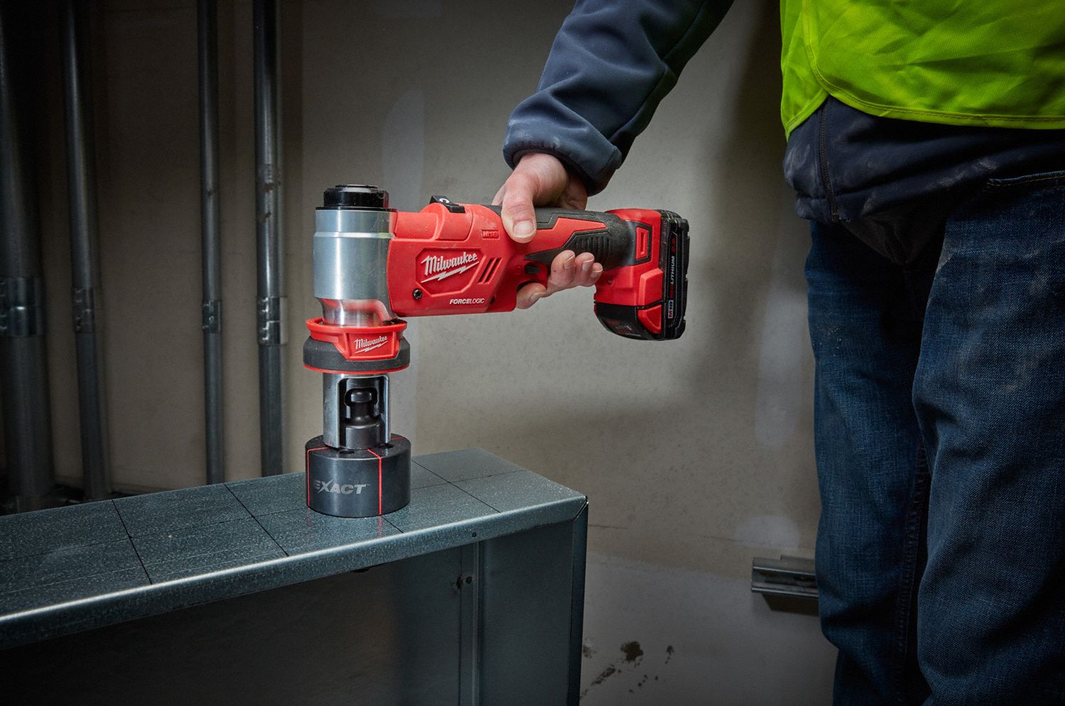 MILWAUKEE Cordless Knockout Tool Kit, 1/2 to 2 in. 44ZL88267721