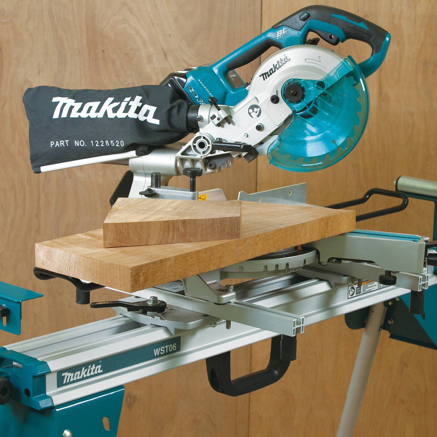 MAKITA Compact Folding Miter Saw Stand 56 in Lg, 29 1/2 in Wd, 33 1/2