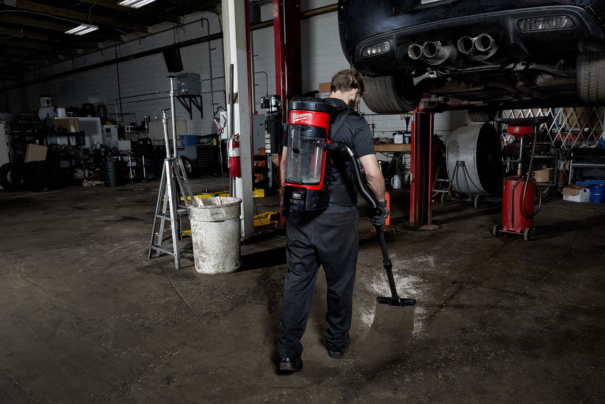 MILWAUKEE Cordless Backpack Vacuum 55 cfm Vacuum Air Flow, 15.2 lb Wt