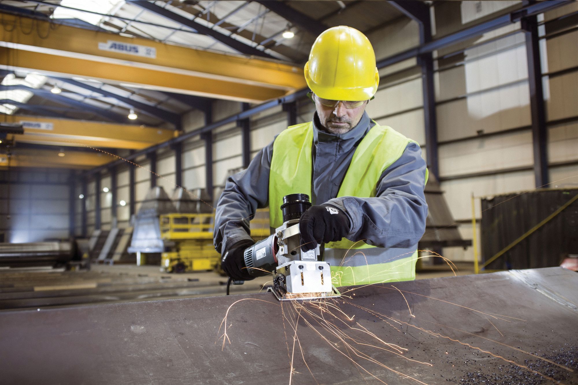 METABO Portable Beveling Machine: 5/8 in Max. Bevel, 0 Degrees to 90