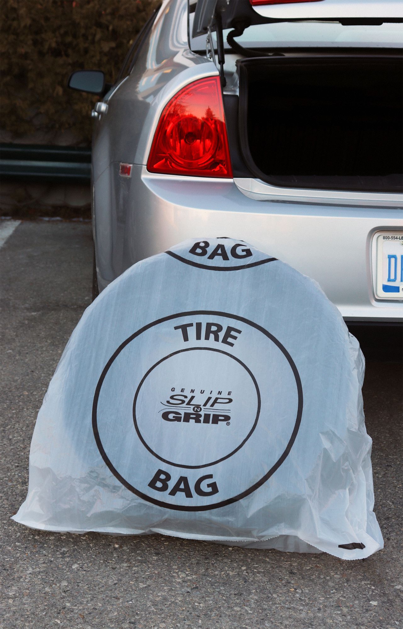 SLIPNGRIP Standard Tire Bag Plastic, 36 in x 40 in, White, 250 PK