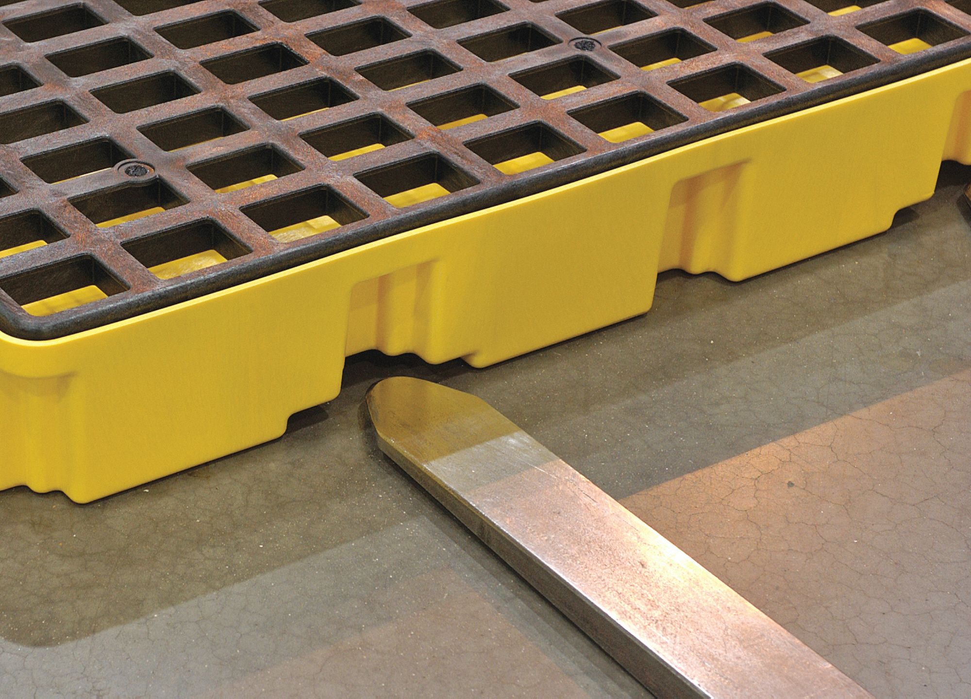 EAGLE Spill Containment Pallets, Uncovered, 30 gal Spill Capacity