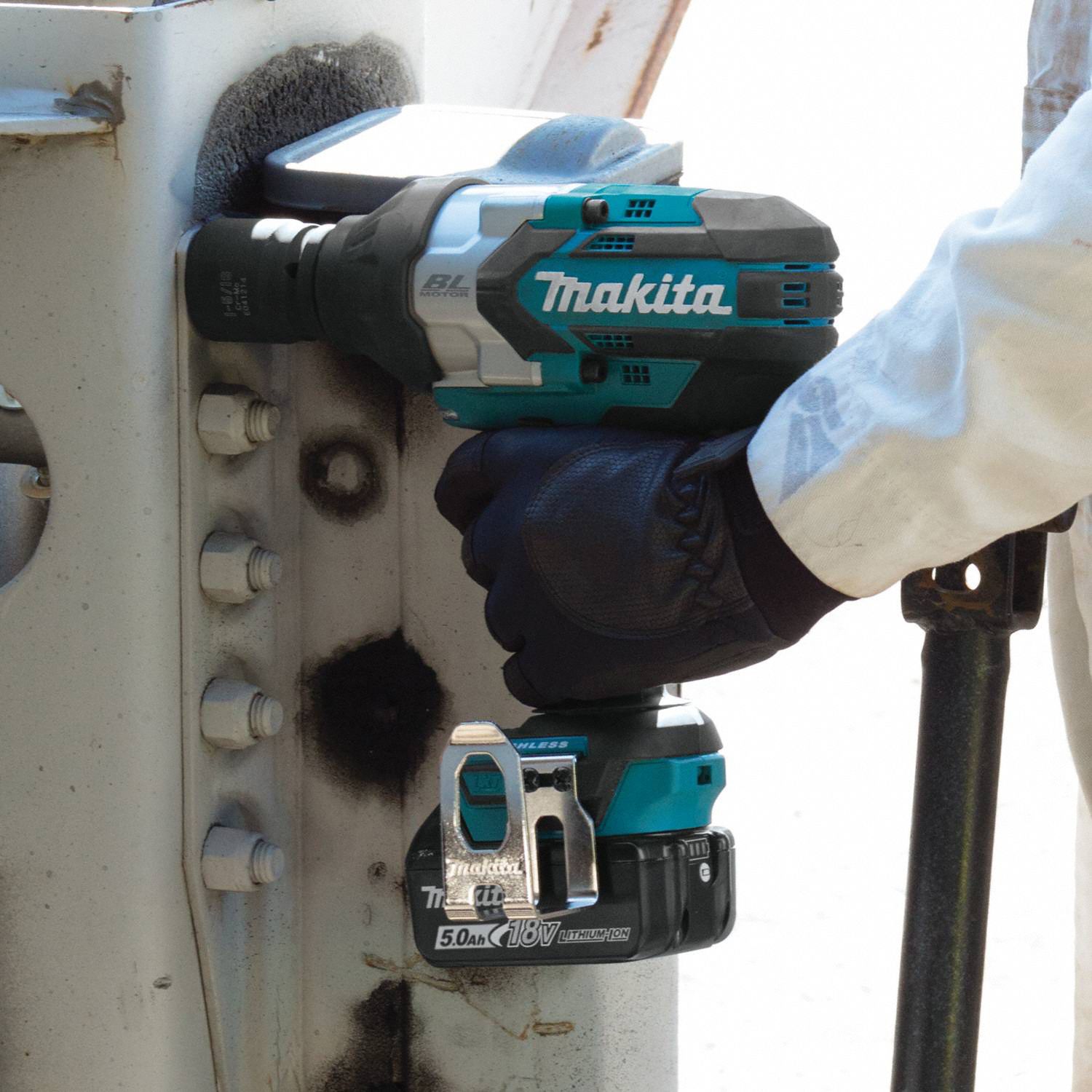 MAKITA Cordless, Impact Wrench, 18V DC, 1,250 ftlb Breakaway Torque