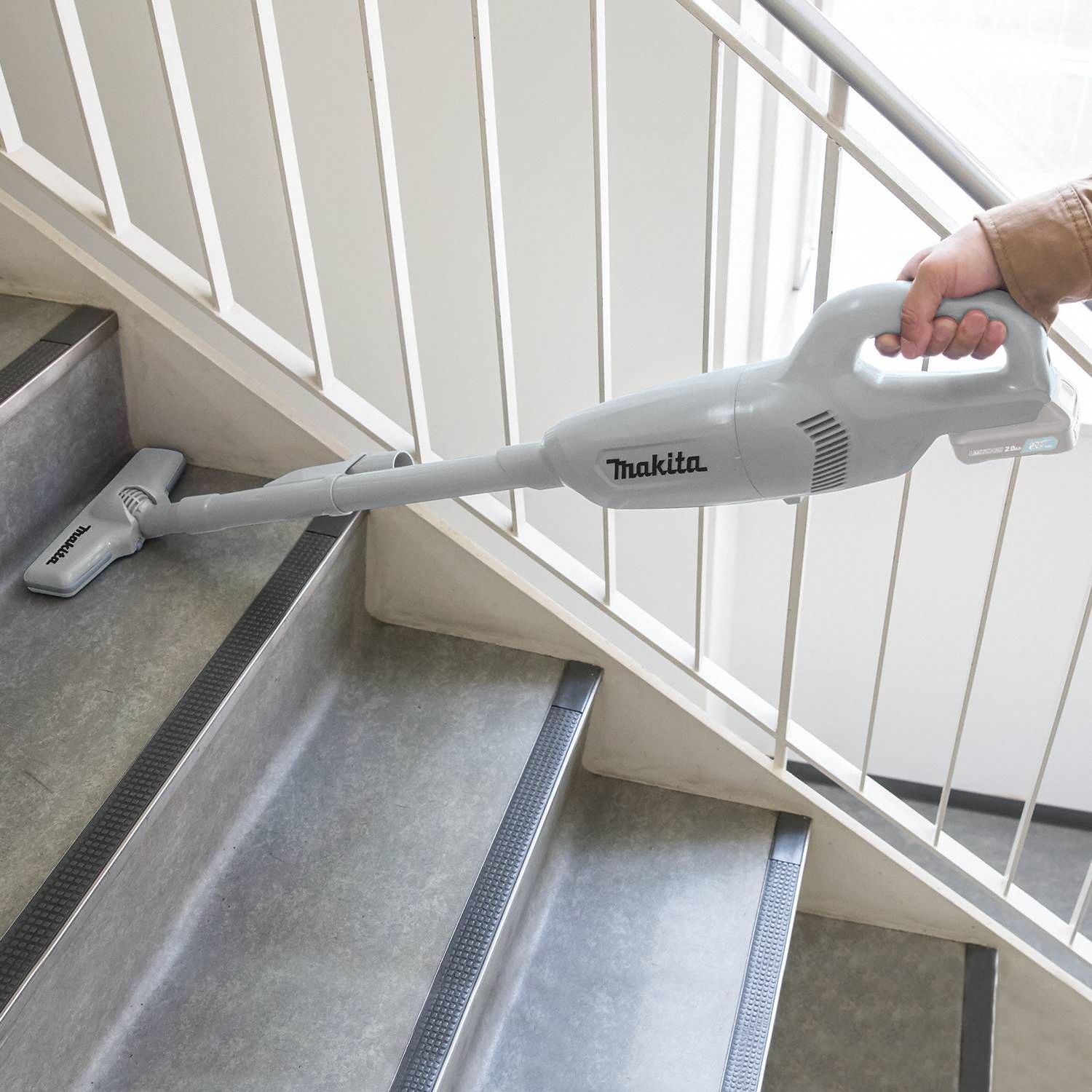 MAKITA Cordless Upright Vacuum 8 1/2 in Cleaning Path Wd, 2.2 lb Wt