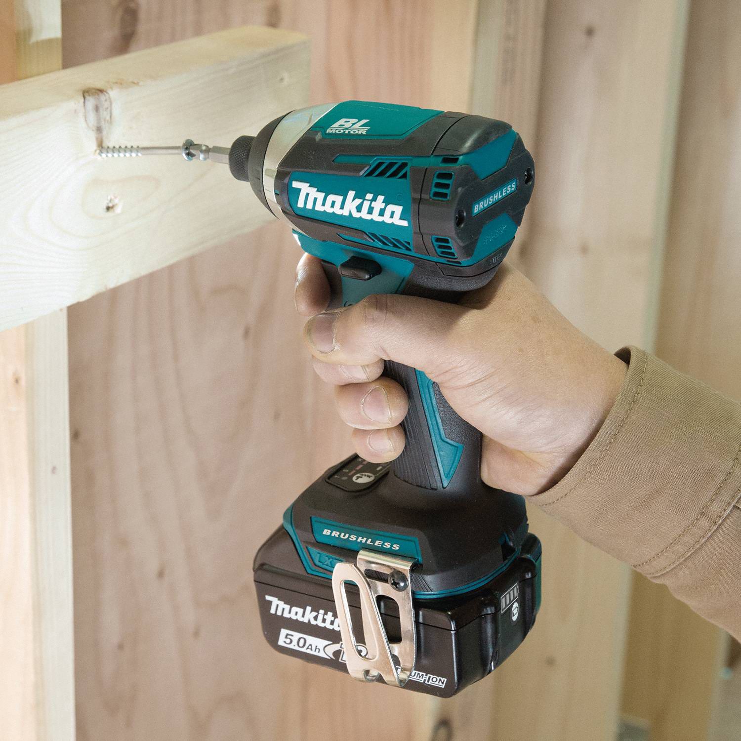 MAKITA Impact Driver 1,550 inlb Max. Torque, 3,600 RPM Free Speed