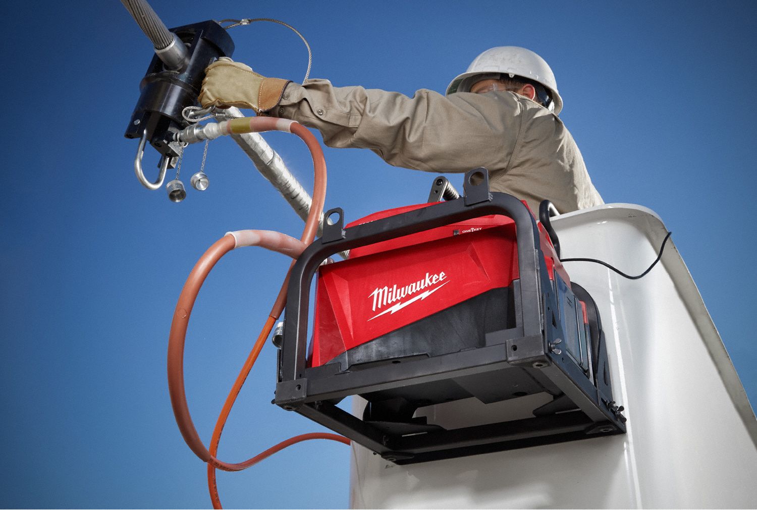 MILWAUKEE Battery Operated Hydraulic Pump 55HA85277420 Grainger