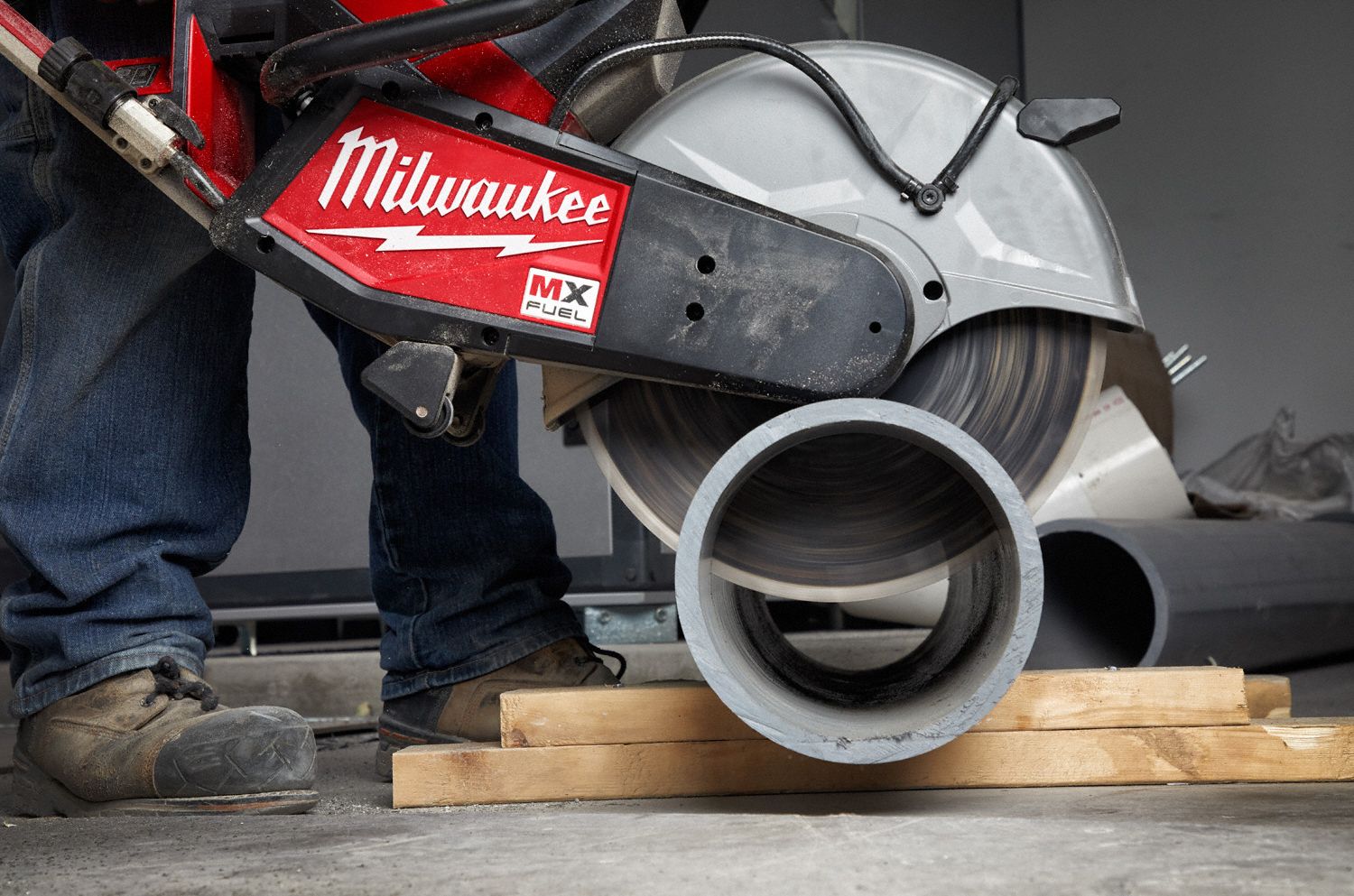 MILWAUKEE General Purpose, Wet/Dry, Handheld Concrete Saw, 14 in Blade