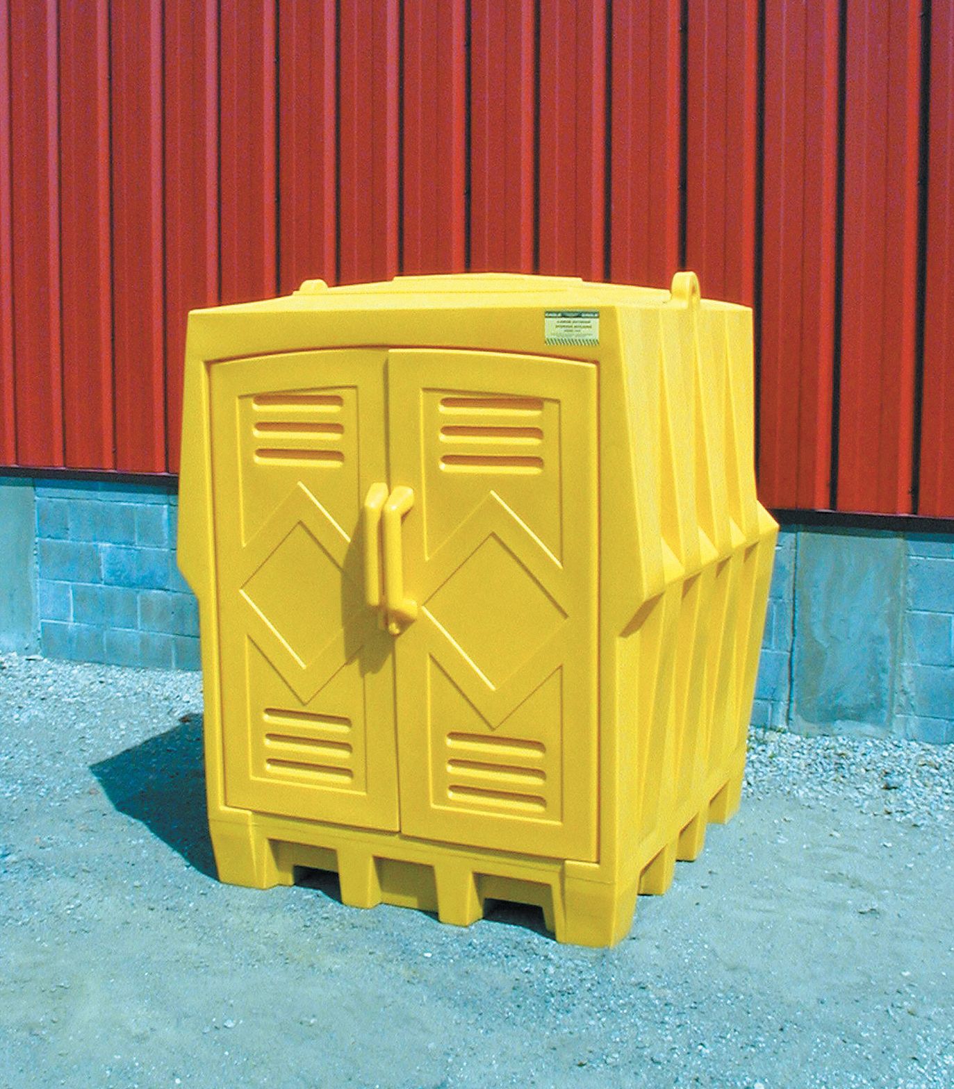 EAGLE Spill Containment Pallets, Covered, 66 gal Spill Capacity, 8,000