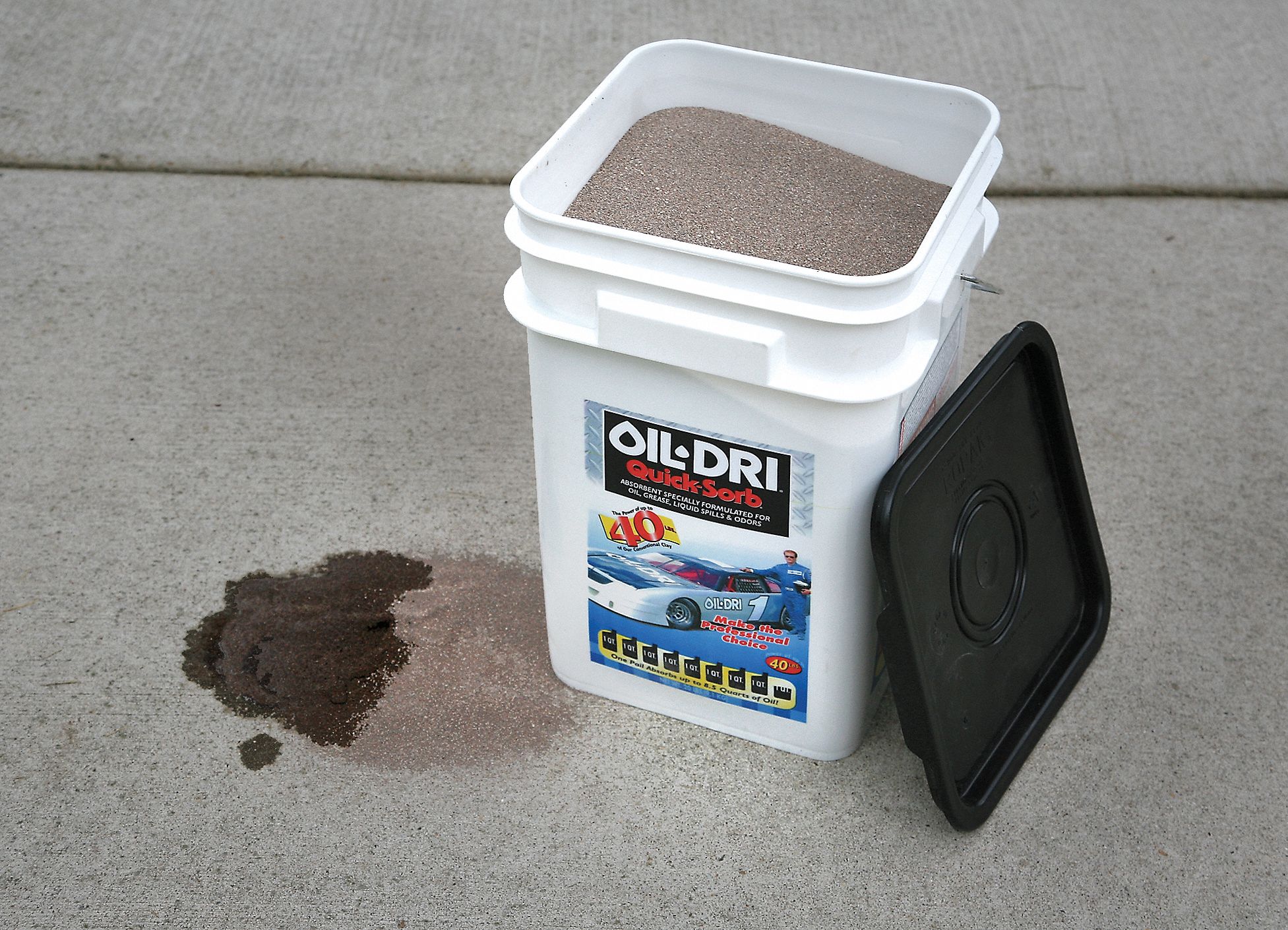 OILDRI Loose Absorbent 2 gal Volume Absorbed per Pkg., 20 lb Wt, Pail