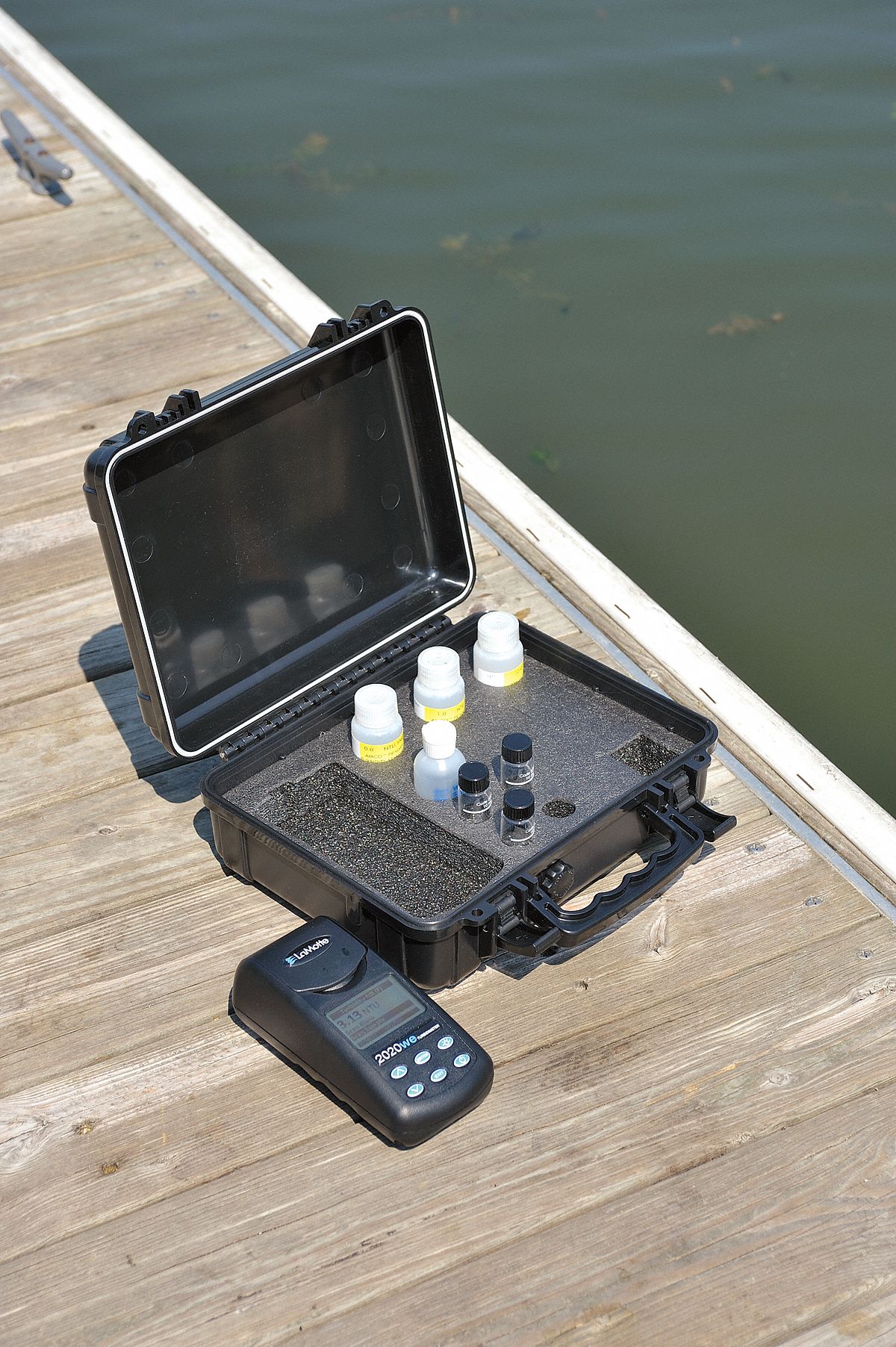 LAMOTTE LCD Turbidity Meter, EPA with 0 to 4000 NTU Turbidity Range