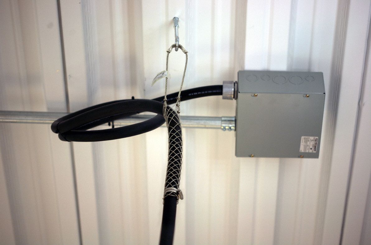 HUBBELL WIRING DEVICEKELLEMS Cable Support Grip, Eye Style Single