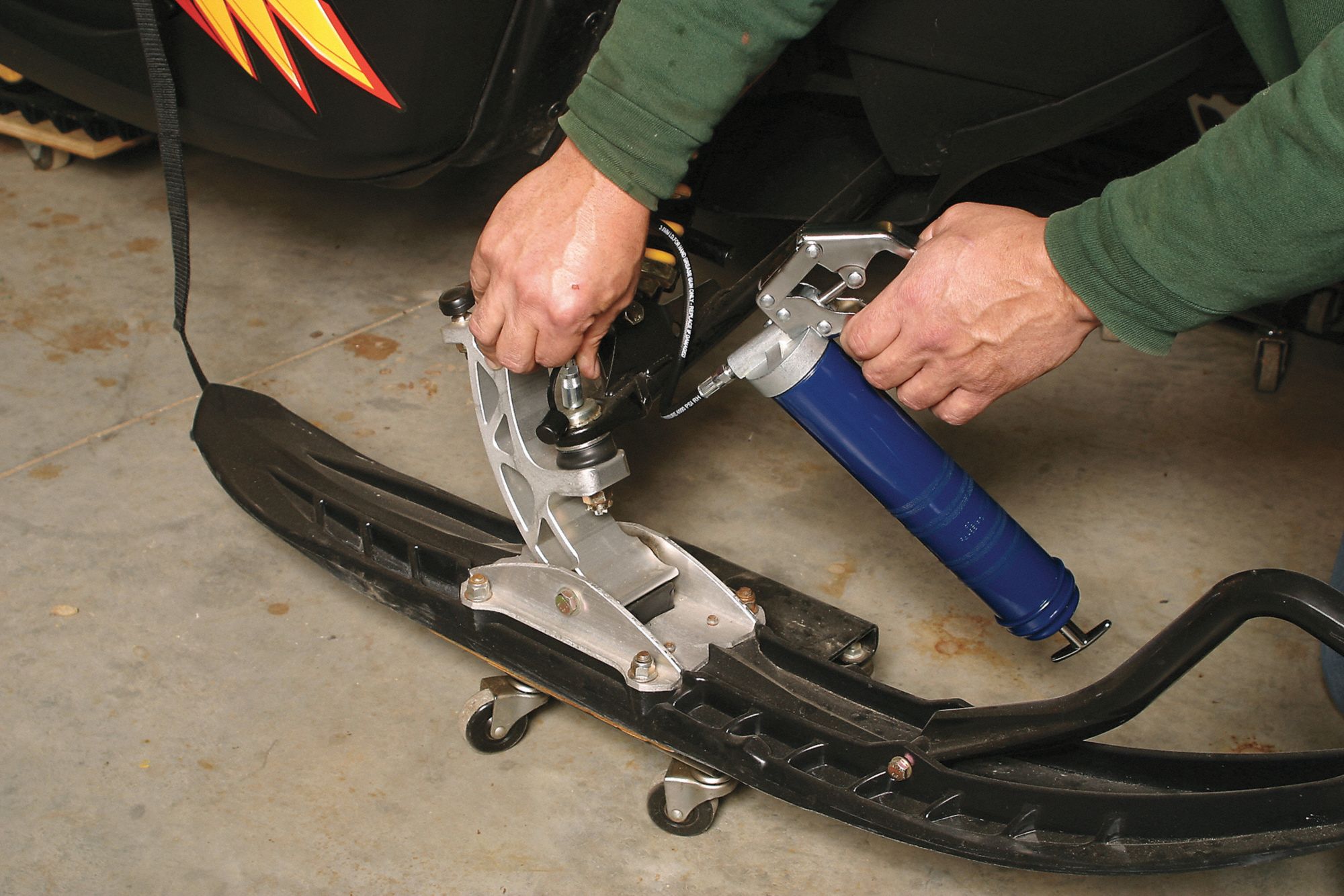 LINCOLN Grease Gun Pistol Grip Grease Gun Handle, Flex Hose, 56