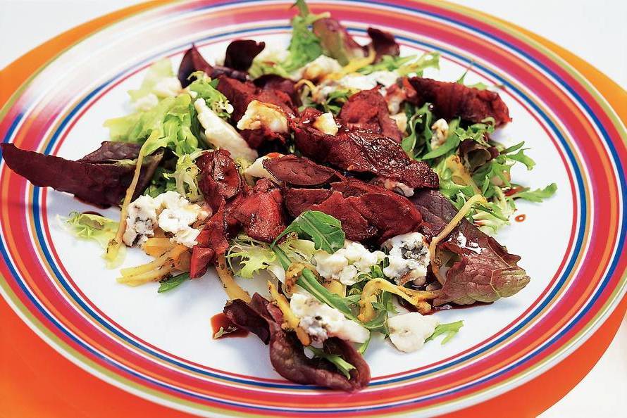 Salade de feuilles de chêne avec foies de poulet Guide Recettes