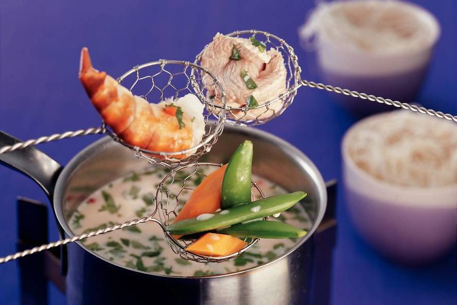 Bouillon thaï fondue au lait de coco Guide Recettes