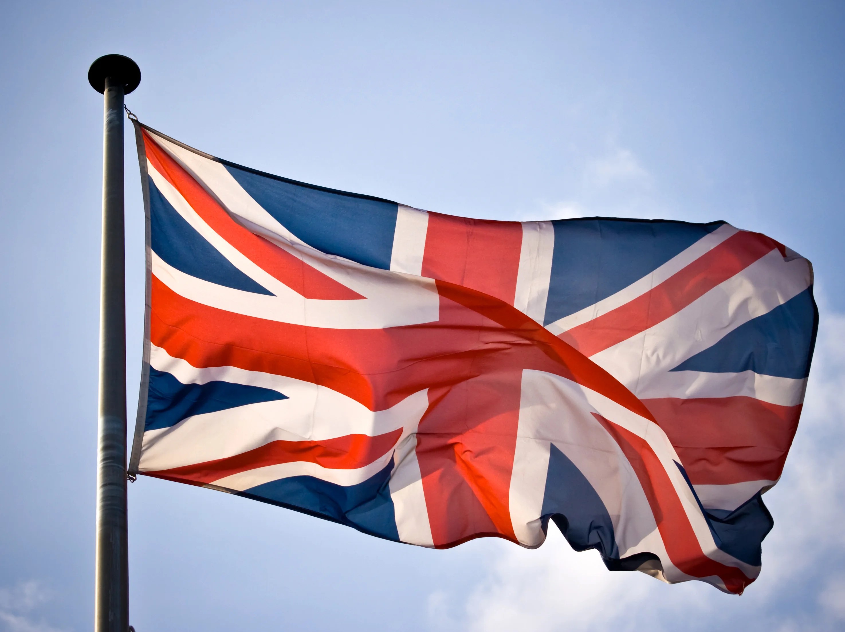 Union jack reacts to government buildings being made to fly