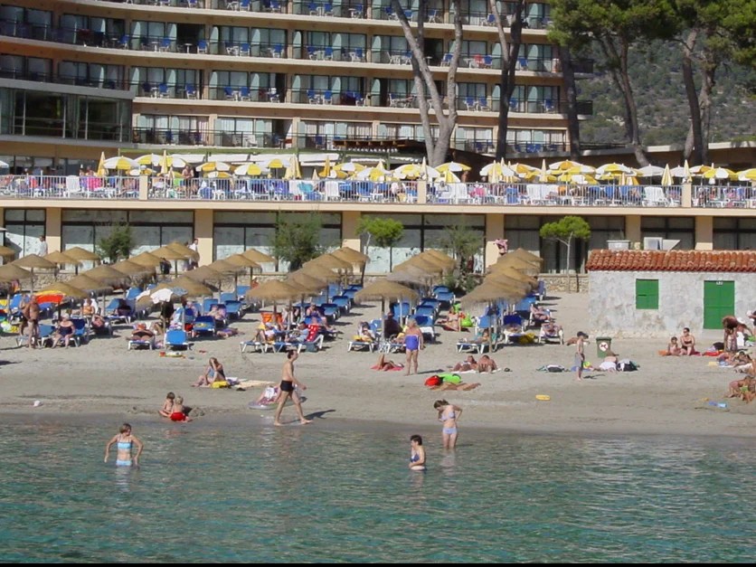 Uk Green List / Bookings Soar For Spanish Holidays