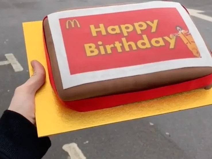 Mcdonalds Birthday Cake Australia / Aldi Australia Is Now Selling A Budget And