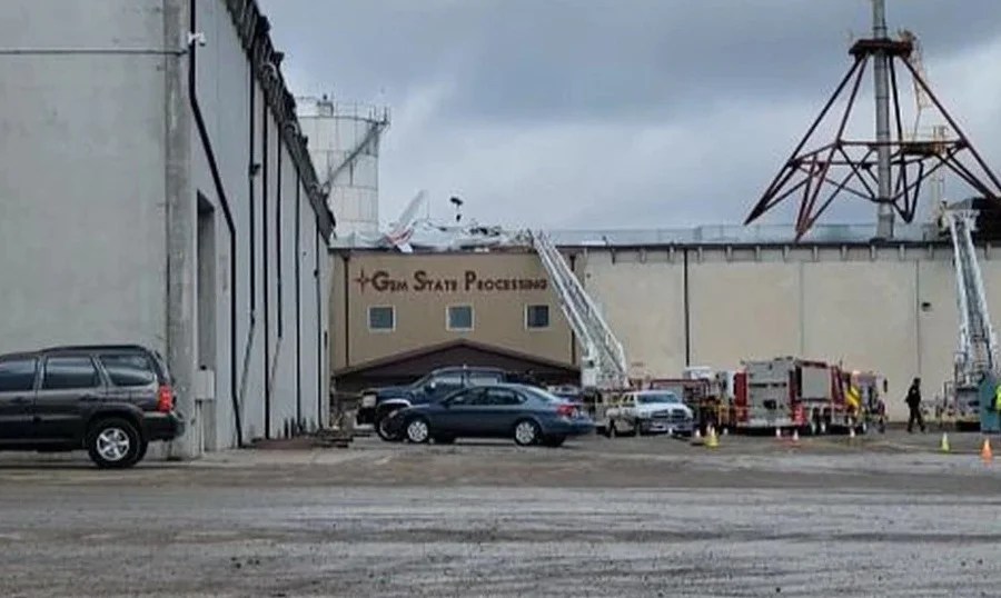 Cessna plane delivering UPS freight crashes into roof of Idaho factory