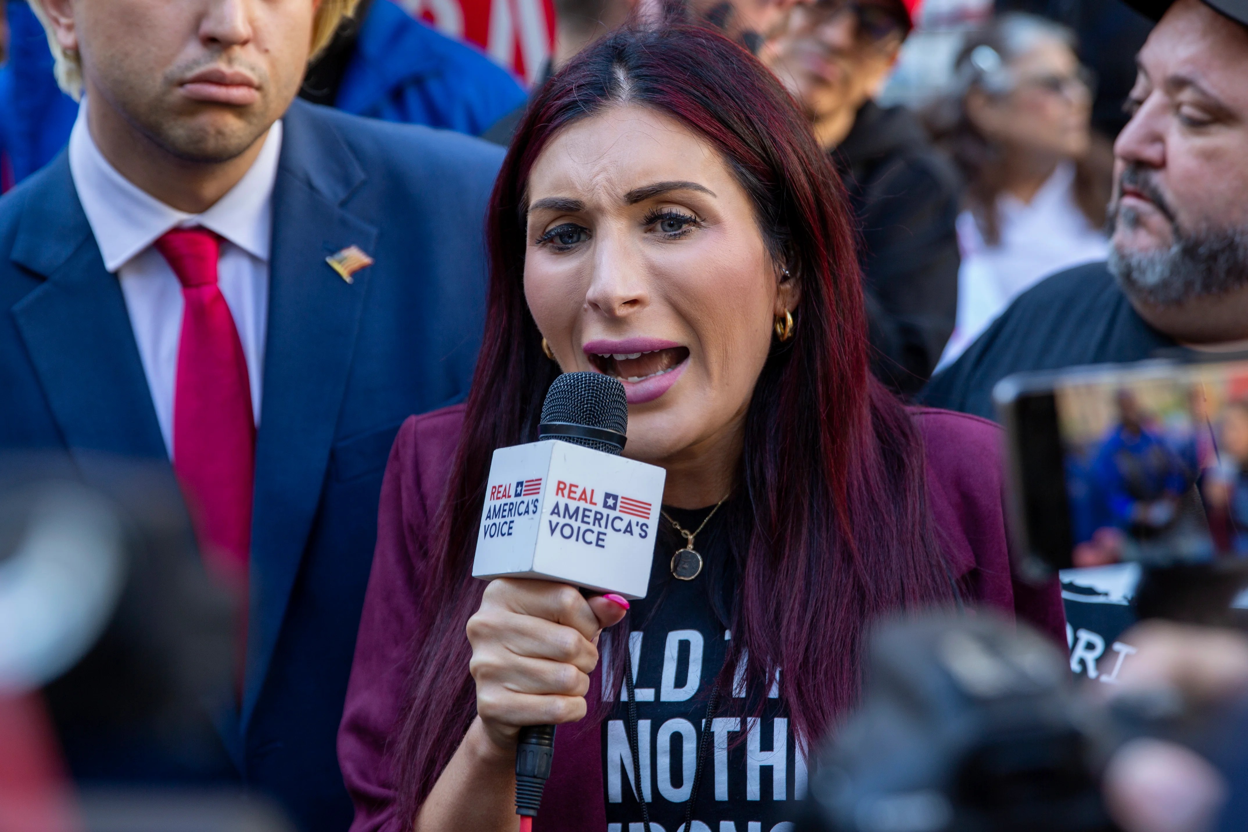 Laura Loomer airs old texts with Tucker Carlson after he brands her