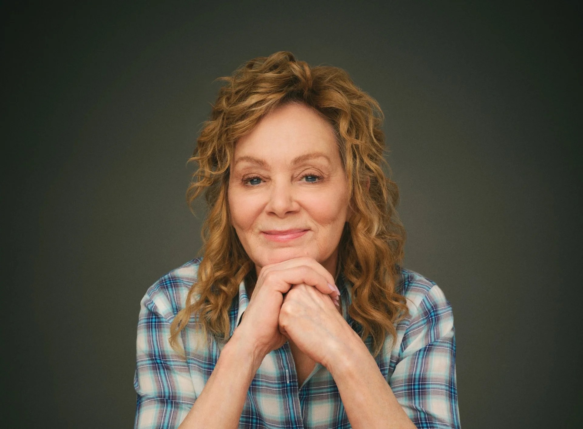 Call Me Izzy reviews Jean Smart ‘dazzles’ critics in onewoman