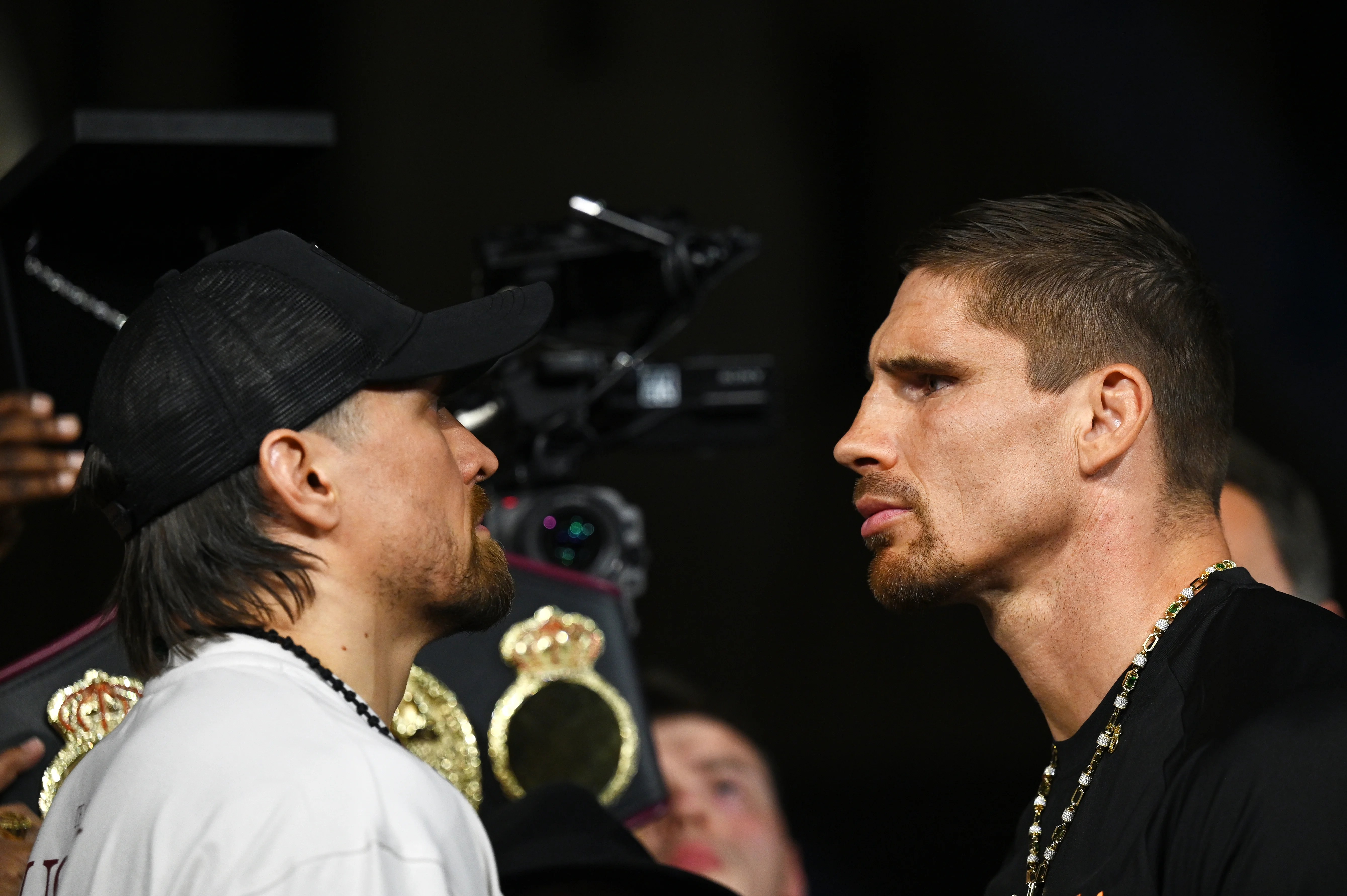 Usyk vs Verhoeven LIVE: Start time, undercard, fight updates and results tonight