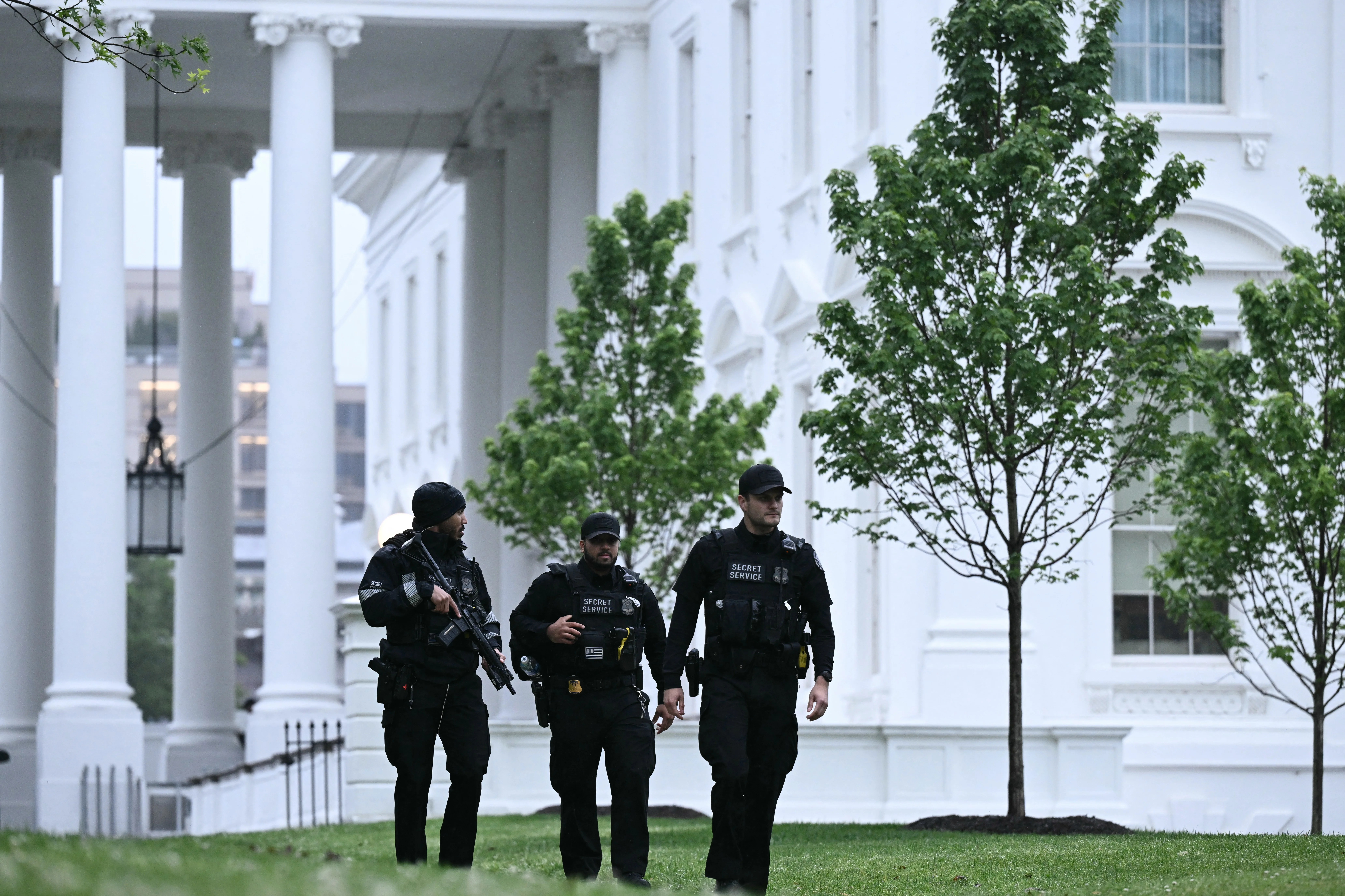White House shooting live: Gun-wielding suspect killed by Secret Service