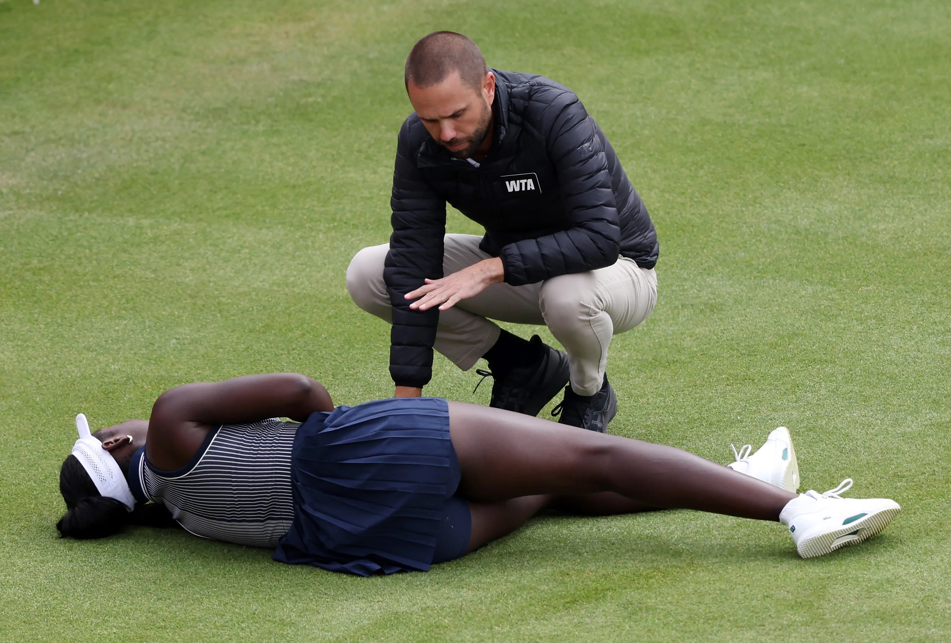 Serena Williams’ tennis comeback ends early with injury heartbreak at Queen’s