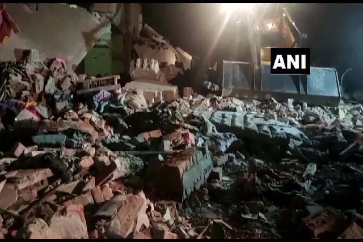 Uttar Pradesh 8 Killed in Gas Cylinder Explosion in Wazirganj