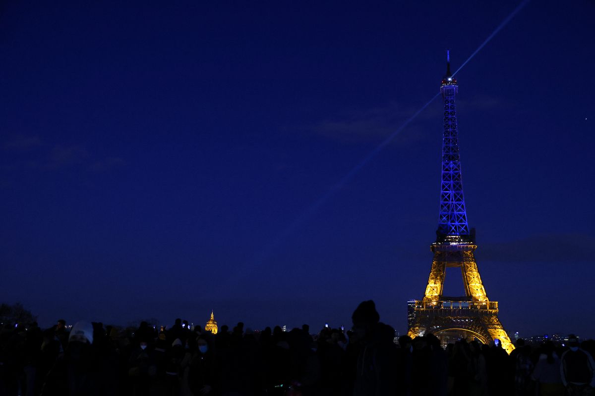Paris' Eiffel Tower Lights Up In Colours Of Ukranian National Flag. See